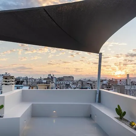 Penthouse With Private Rooftop And Hot Tub Athens Exterior photo
